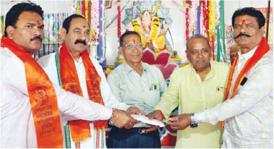 पूर्व विधायक ने मिलों को दिया आर्थिक सहयोग