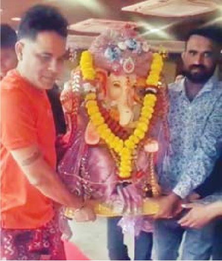रहवासियों ने किया गणपतिजी का विसर्जन