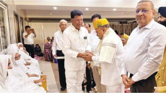 राज्यपाल और साध्वी के बीच सार्थक चर्चा