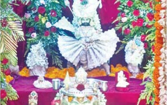 रामापीर के जयकारों से गूंजा मध्य क्षेत्र, देर रात तक हुआ भंडारा