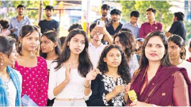 रीना बौरासी ने कराए 1835 पंजीयन