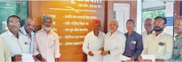 संस्थान ने पांच गणेश उत्सव समितियों को दिए चेक