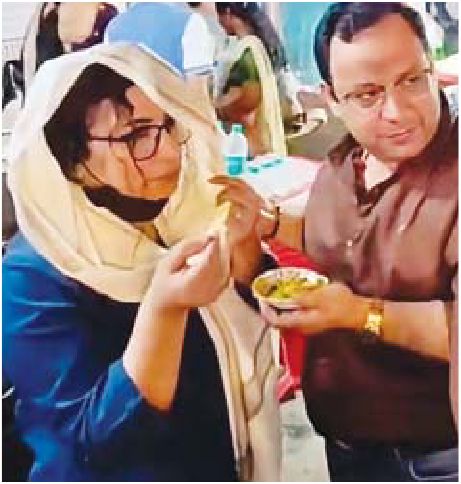 सराफा की चाट चौपाटी पर पहुंची अभिनेत्री दिव्या दत्ता