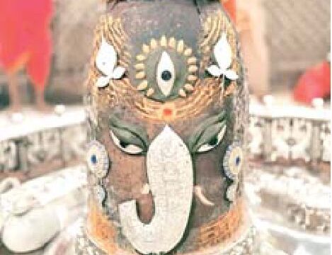 शिल्पा लाई गणपति, गोविन्दा की पत्नी अकेली पड़ी