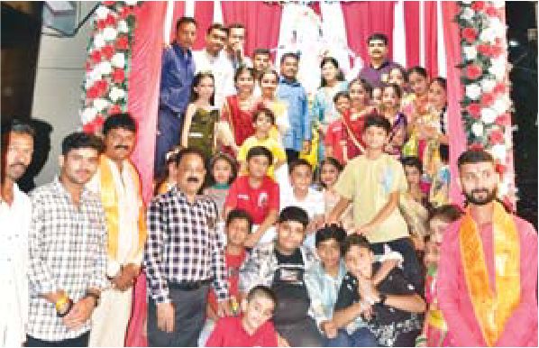 सिद्धि विनायक मंडल से जुड़े हैं श्रद्धालु
