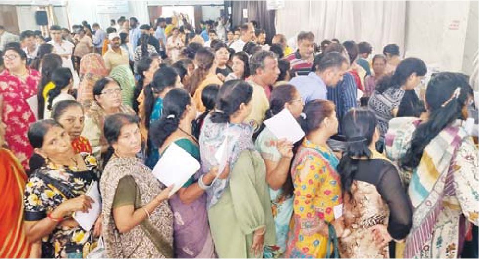 सिंधी समाज के लोगों ने लिया स्वास्थ्य लाभ