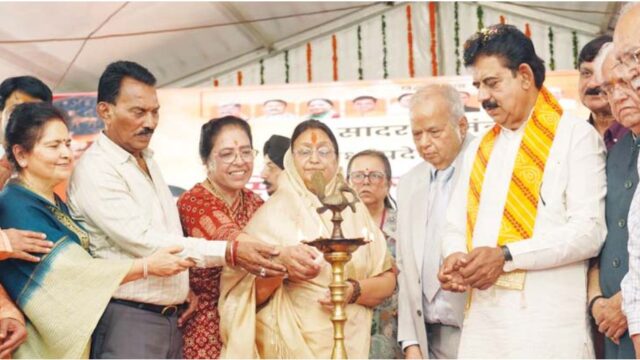 सिंधी समाजजनों को मुख्यमंत्री ने किया वर्चुअल सम्बोधित सिंधु कला केन्द्र के लिए भूमिपूजन में मंत्री सांसद और विधायक-पार्षद रहे मौजूद