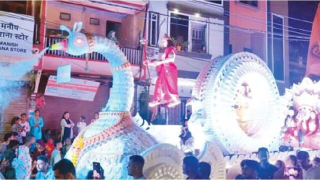 तिरला में डोल ग्यारस पर श्रद्धालुओं की देर रात तक दिखी आस्था