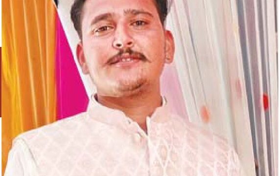 ट्रैक्टर-ट्रॉली में घुसी बाइक किसान की मौत