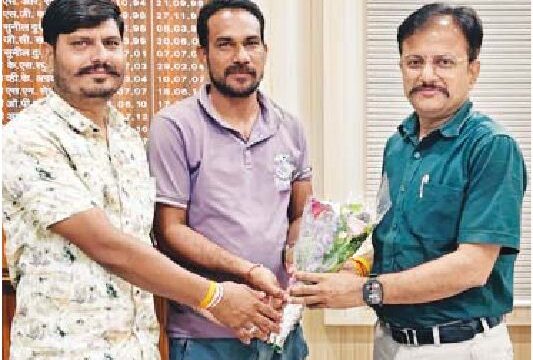 उपसंचालक संदीप यादव का सम्मान