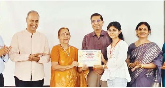 विद्यार्थियों में दिखा हिंदी के प्रति प्रेम