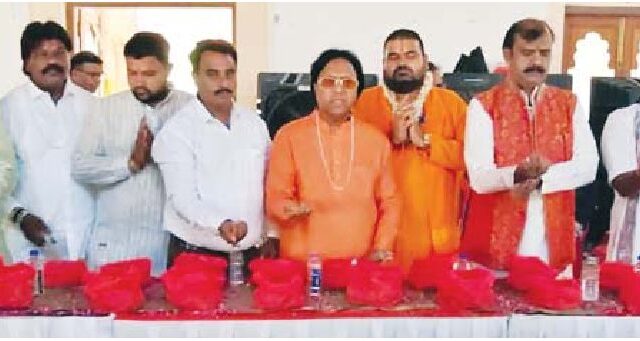 151 दिवंगतों की अस्थियां पूजन के बाद ओंकारेश्वर रवाना