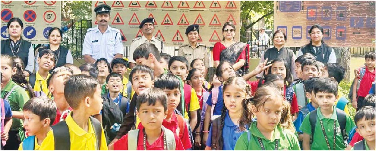 450 नन्हे-मुन्नों ने सीखा सड़क सुरक्षा का पाठ