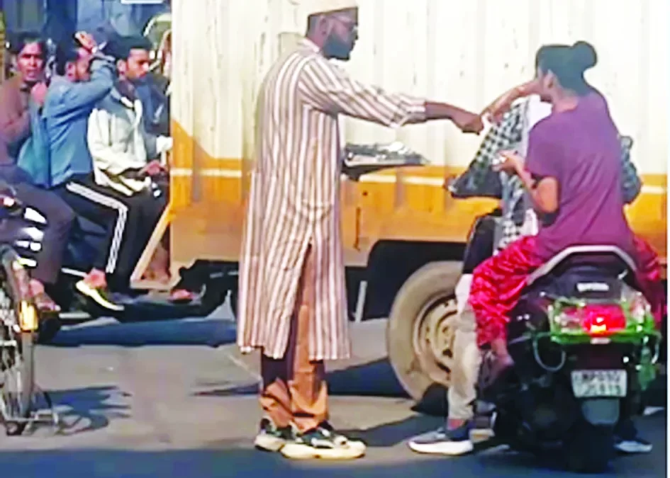 बोहरा समाजजनों ने वितरित की खिचड़ी