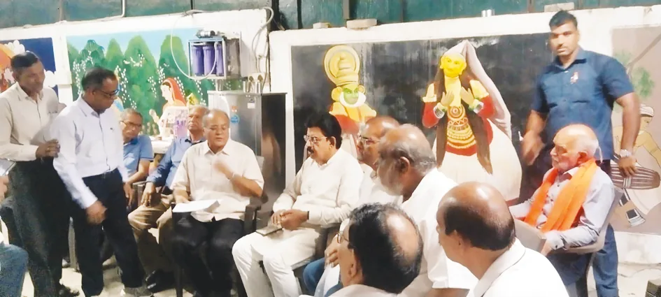 सांसद से की स्वास्थ्य केन्द्र पर सुविधा बढ़ाने के लिए मुलाकात