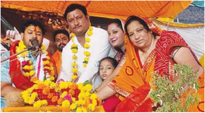 अंतिम दिन भी श्रद्धालुओं ने किया व्यासपीठ का पूजन