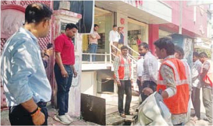 बरसात हुई नहीं और रैन वाटर हार्वेस्टिंग के नाम पर लगा दिया लाखों का जुर्माना निगम ने 156 भवनों पर 16.03 लाख का