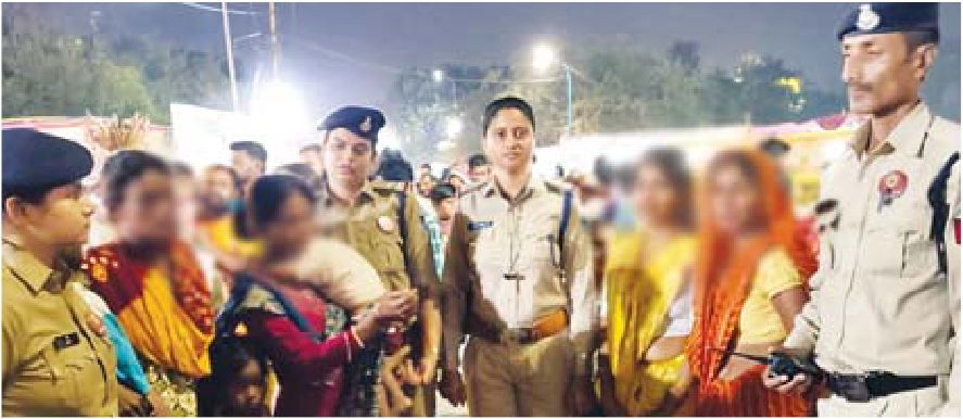 बिजासन पर लगी दुकानों से चोरी करने वाली दो महिलाएं धराई