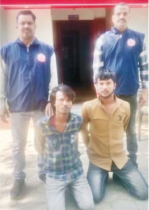 कार के डैशबोर्ड में मिली 12 ग्राम एमडी ड्रग्स, दो गिरफ्तार