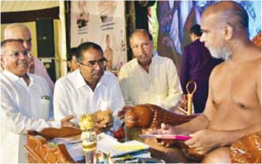 चित्र अनावरण और दीप प्रज्ज्वलन