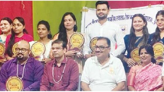 कॉलेज में हिन्दी माह का समापन