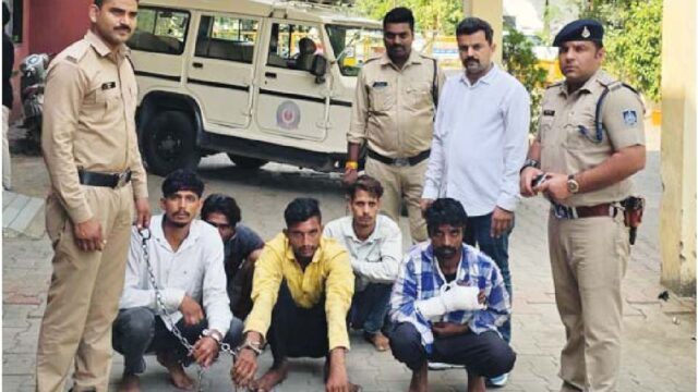 डकैती की योजना बनाने वालों से मिर्च पावडर सहित हथियार जब्त