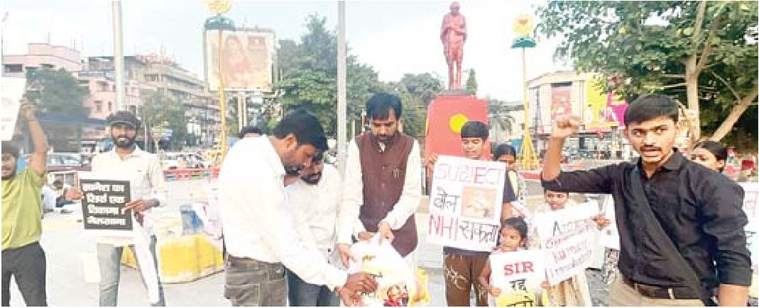 दिल्ली पुलिस की कार्रवाई के खिलाफ सड़क पर उतरे छात्र-युवा
