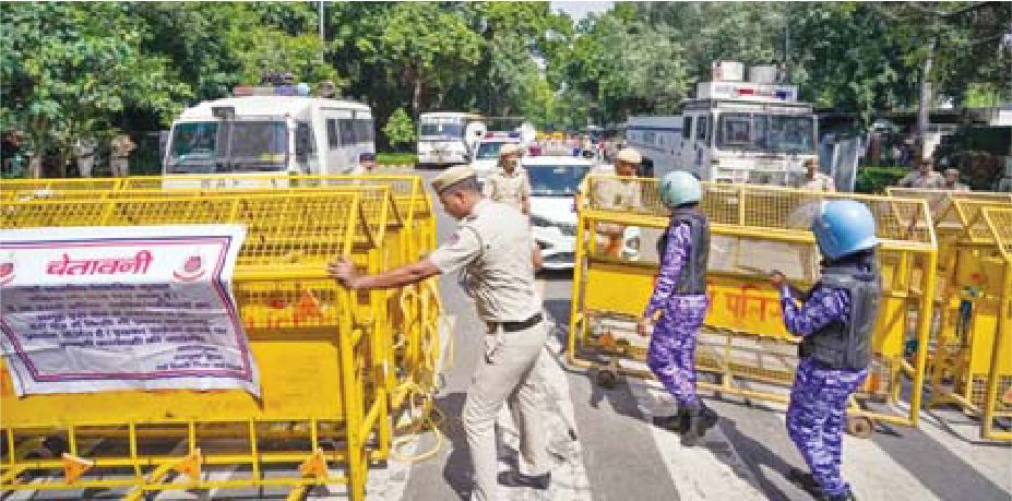 दिल्ली में विपक्षी सांसदों का मार्च