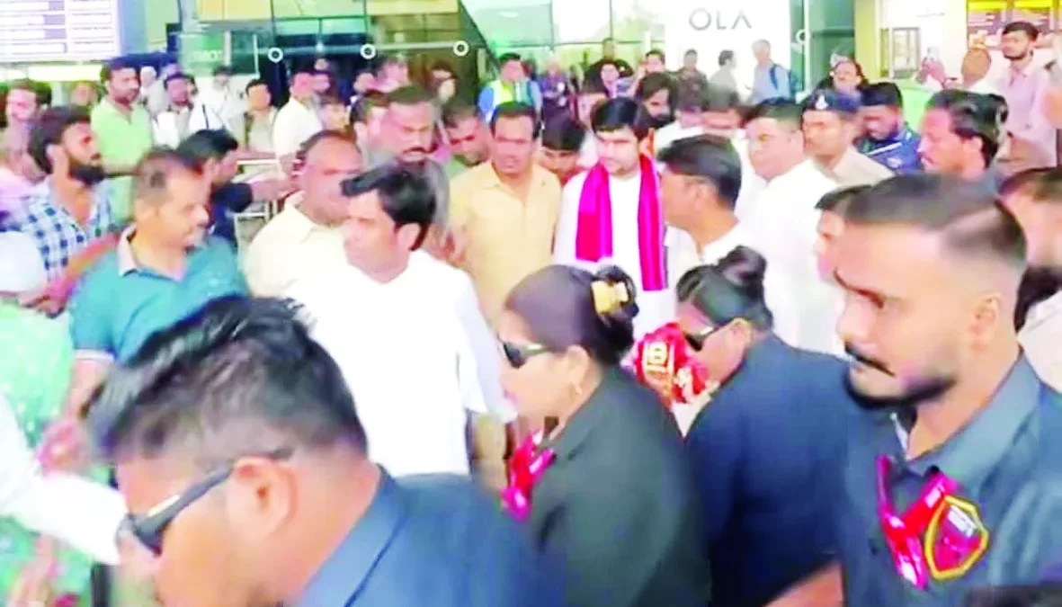 इन्द्रेश महाराज की अगवानी करने उमड़े श्रद्धालु