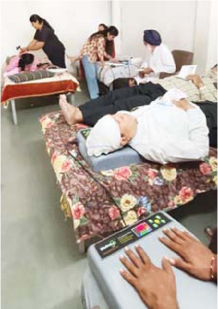 फिजियोथेरेपी शिविर में उपचार
