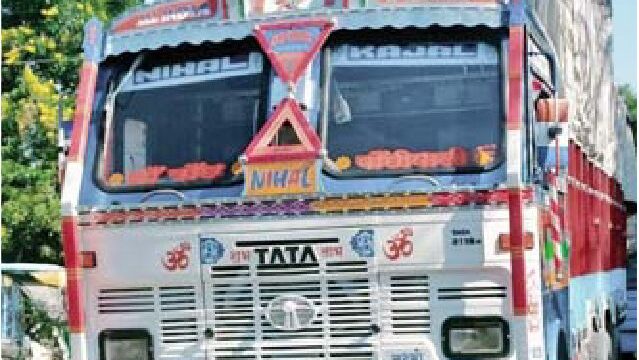 फिर हादसा… सायकल सवार की ट्रक की चपेट में आने से मौत देर रात रामचंद्र नगर चौराहा पर हुई दुर्घटना