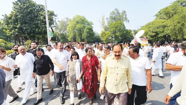 पूर्व विधायक भी इंडिया गठबंधन के मार्च में हुए शामिल