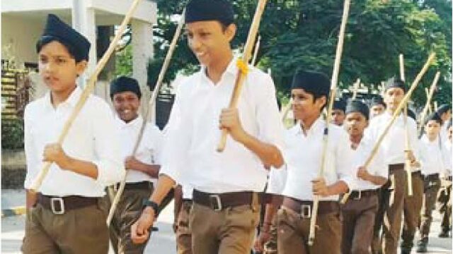 गांधीनगर बस्ती में बच्चों का पथसंचलन निकला