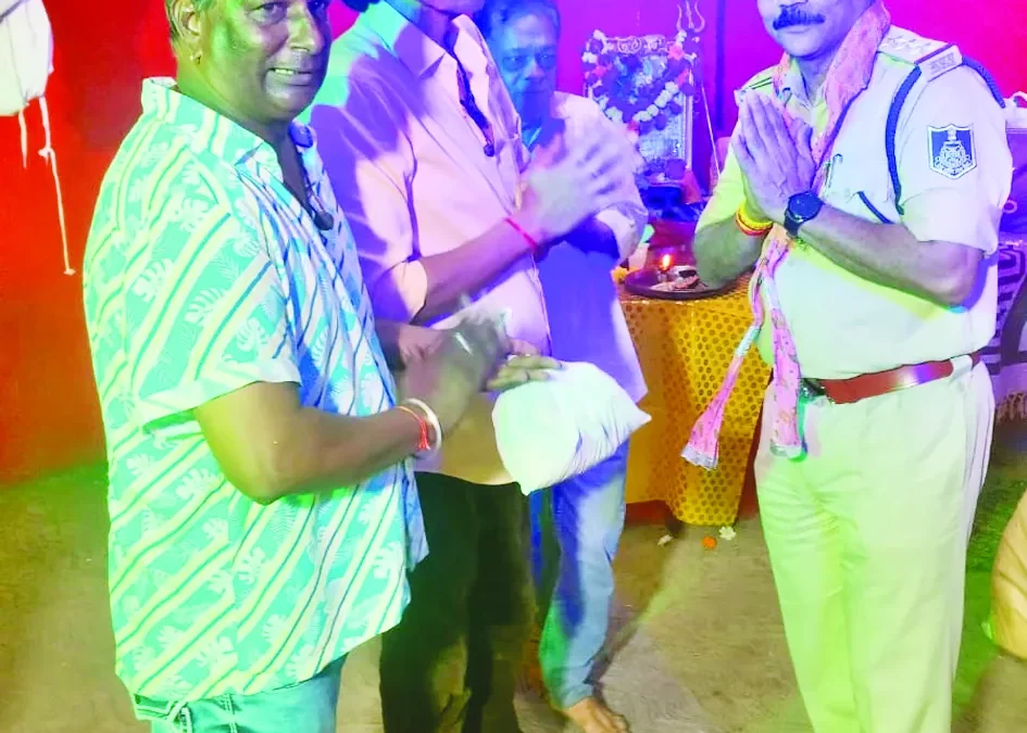 बजाजखाना में हुआ कन्यापूजन और चलित भंडारा