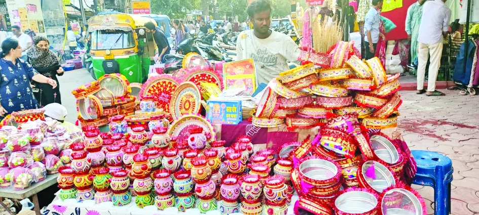 आई रात सुहाग वाली…करवाचौथ की खरीददारी शुरू