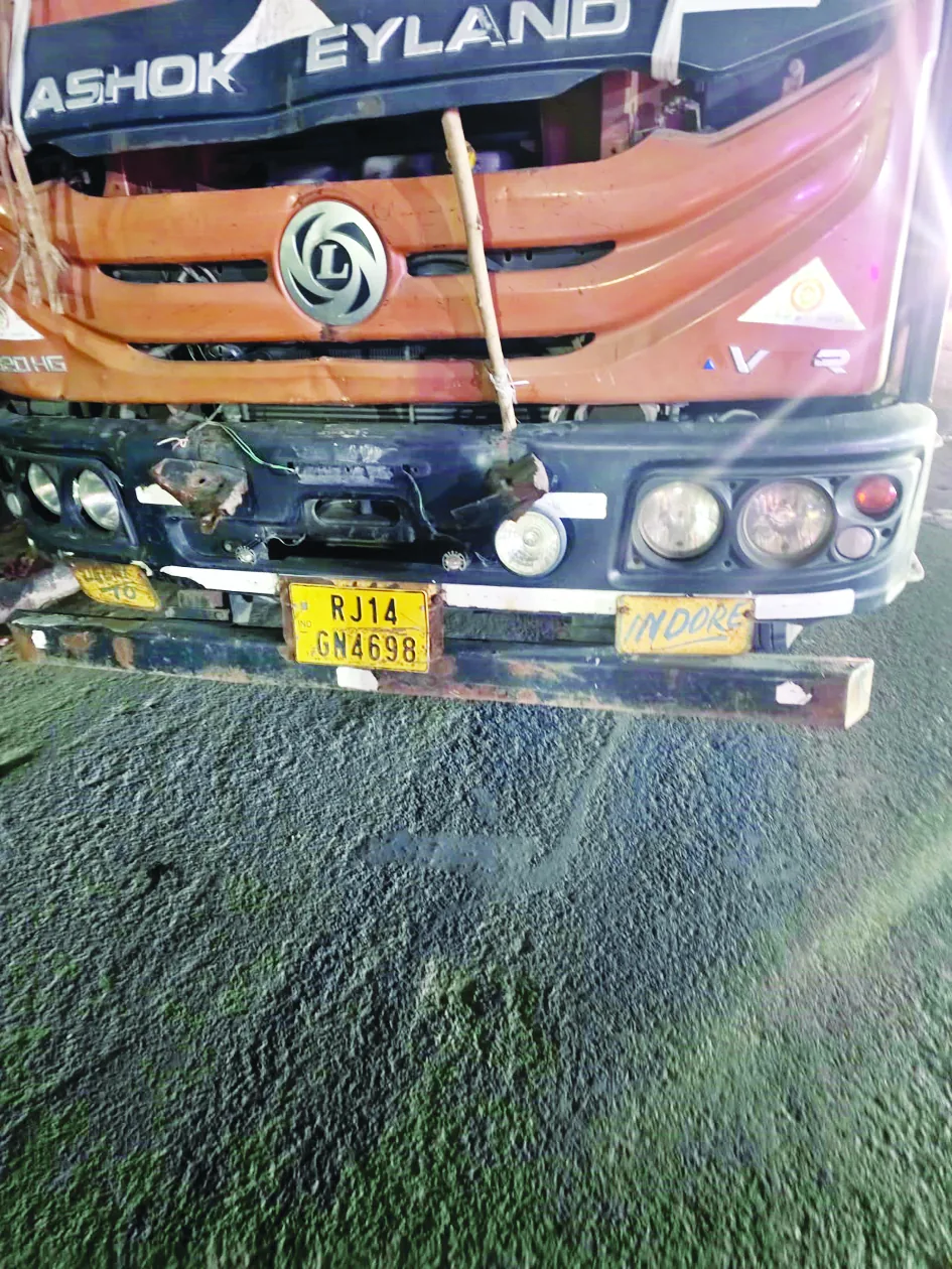 Truck seized by Indore traffic police for drunk driving