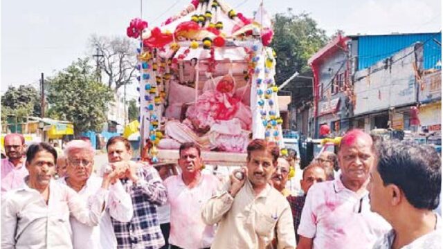जैन मंदिर से निकली पालकी यात्रा
