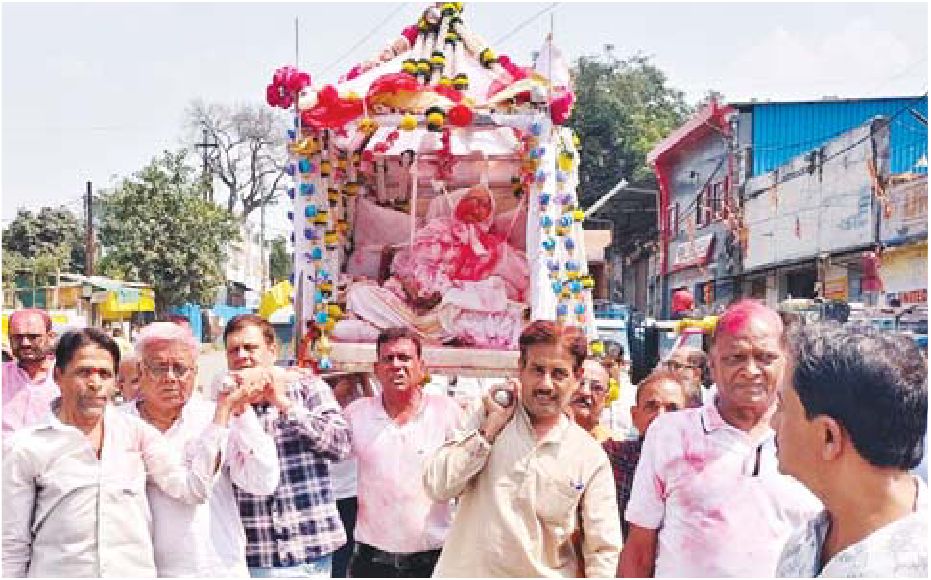 जैन मंदिर से निकली पालकी यात्रा