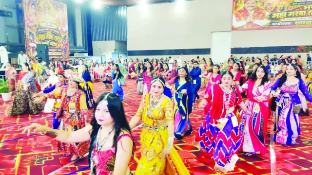माहेश्वरी कुटुम्ब का सुचारु गरबा आयोजन कल रात तक चलता रहा