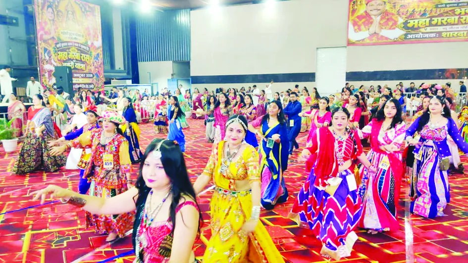 माहेश्वरी कुटुम्ब का सुचारु गरबा आयोजन कल रात तक चलता रहा