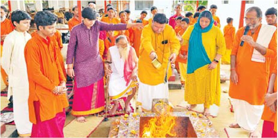 मठ पर कन्याओं का पाद पूजन