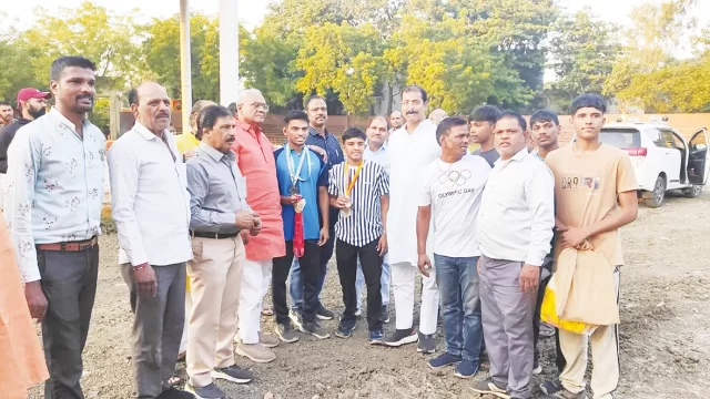 एमआईसी सदस्य ने किया शेड निर्माण कार्य का लोकार्पण
