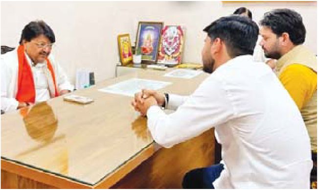 मंत्री ने सुनी प्रदेश कार्यालय में कार्यकर्ताओं की बात
