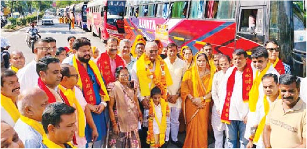 विधायक और पार्षद ने महिलाओं को किया बगलामुखी यात्रा के लिए रवाना