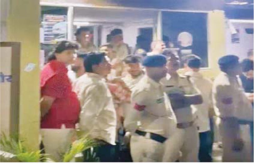 विधायक गोलू शुक्ला के समर्थकों ने घेरा एरोड्रम थाना… टीआई समेत 6 को सस्पेंड करवाकर माने