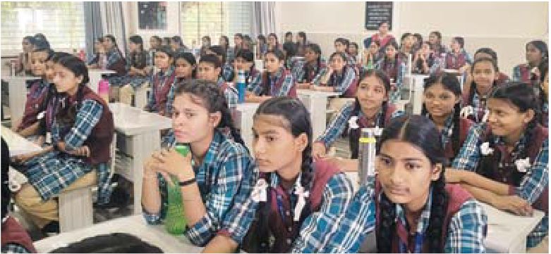 सांसद ने शुरू कराया कृमि मुक्ति के लिए गोली का वितरण