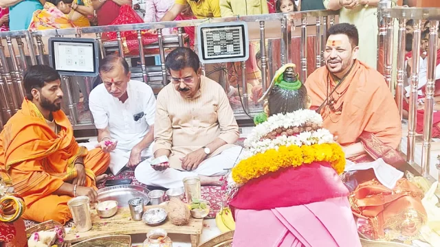 सांसद लालवानी ने किया अनुष्ठान