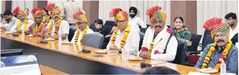 पुलिस अधिकारियों की विदाई