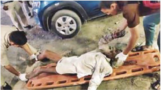 पुलिसकर्मियों की सजगता से बची बुजुर्ग की जान