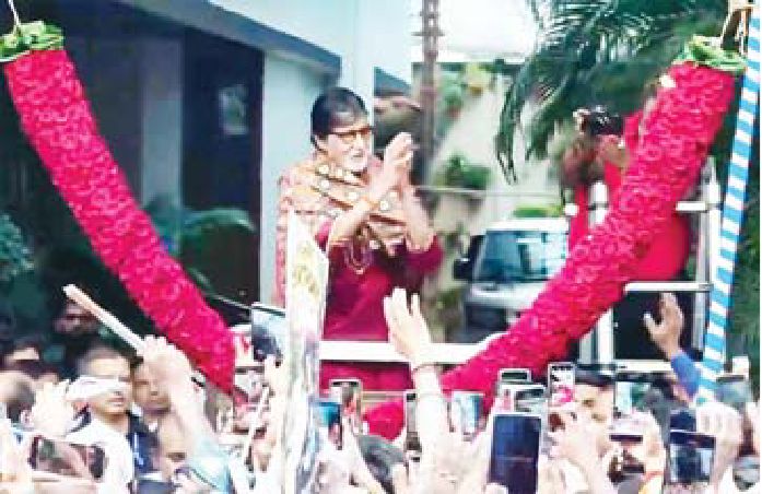 प्यारे पा- दादाजी को आराध्या ने किया बर्थडे विश